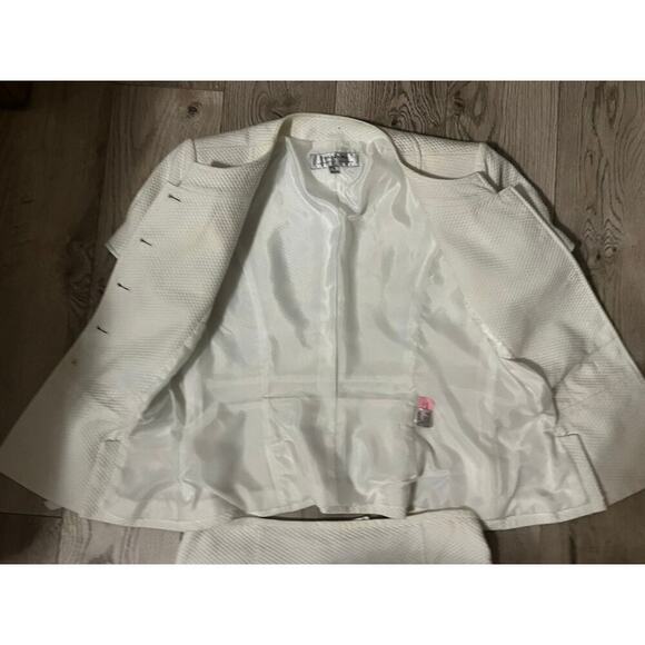 EUC Tahari by Arthur S. Levine sz 6 short sleeve button up top w matching skirt - Picture 6 of 12